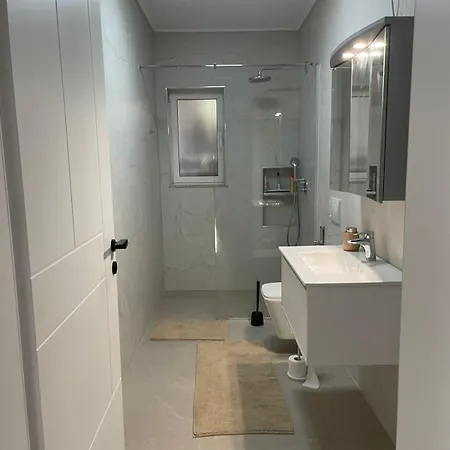 & Canyon - Modern Comfort Zhaban